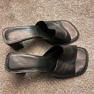 Black Mules Kitten heel